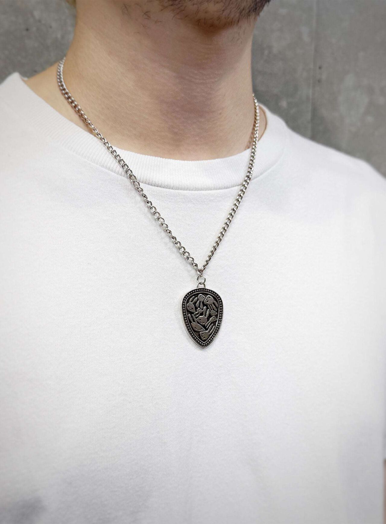 Wobbly Bunny Shield Necklace,SILVER, large image number 4