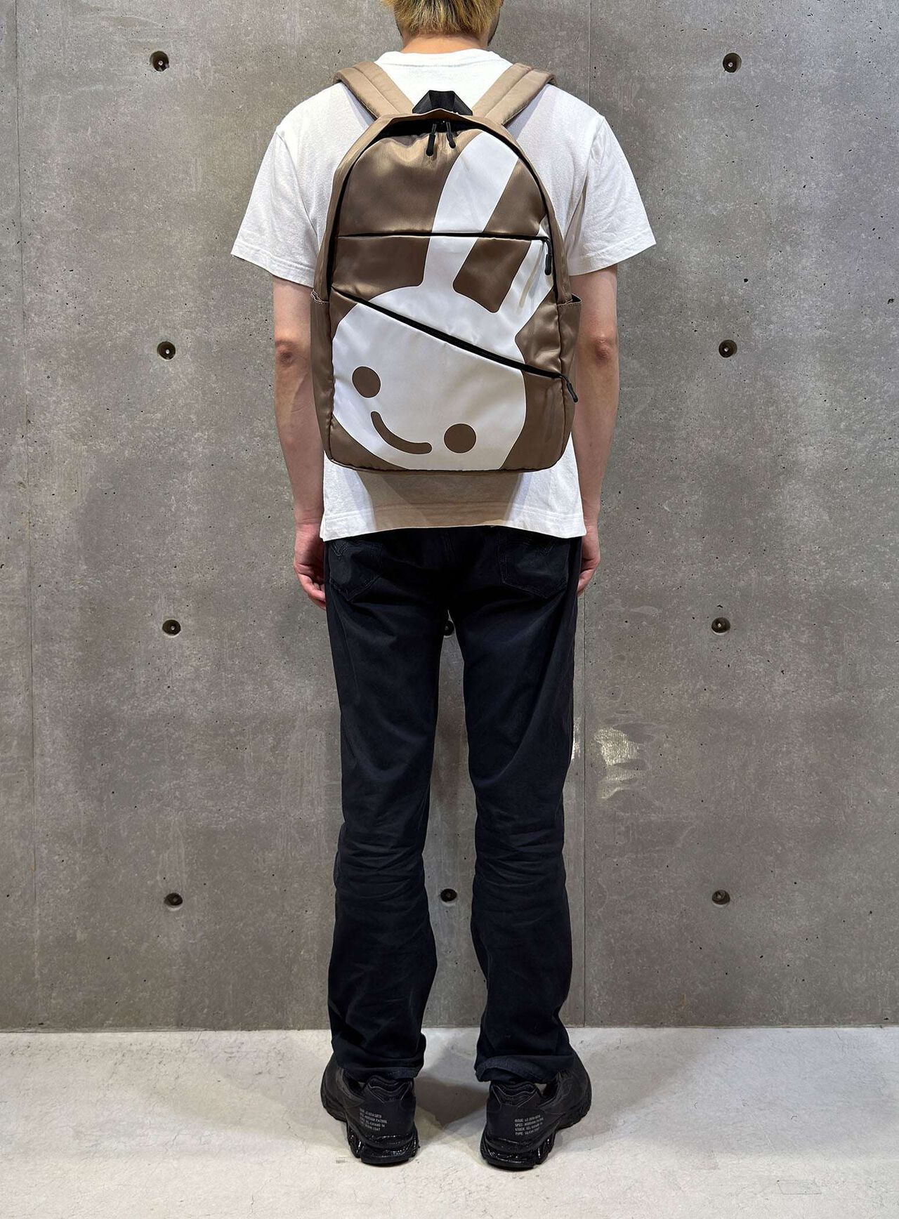 Slant Zip Backpack,BEIGE, large image number 5