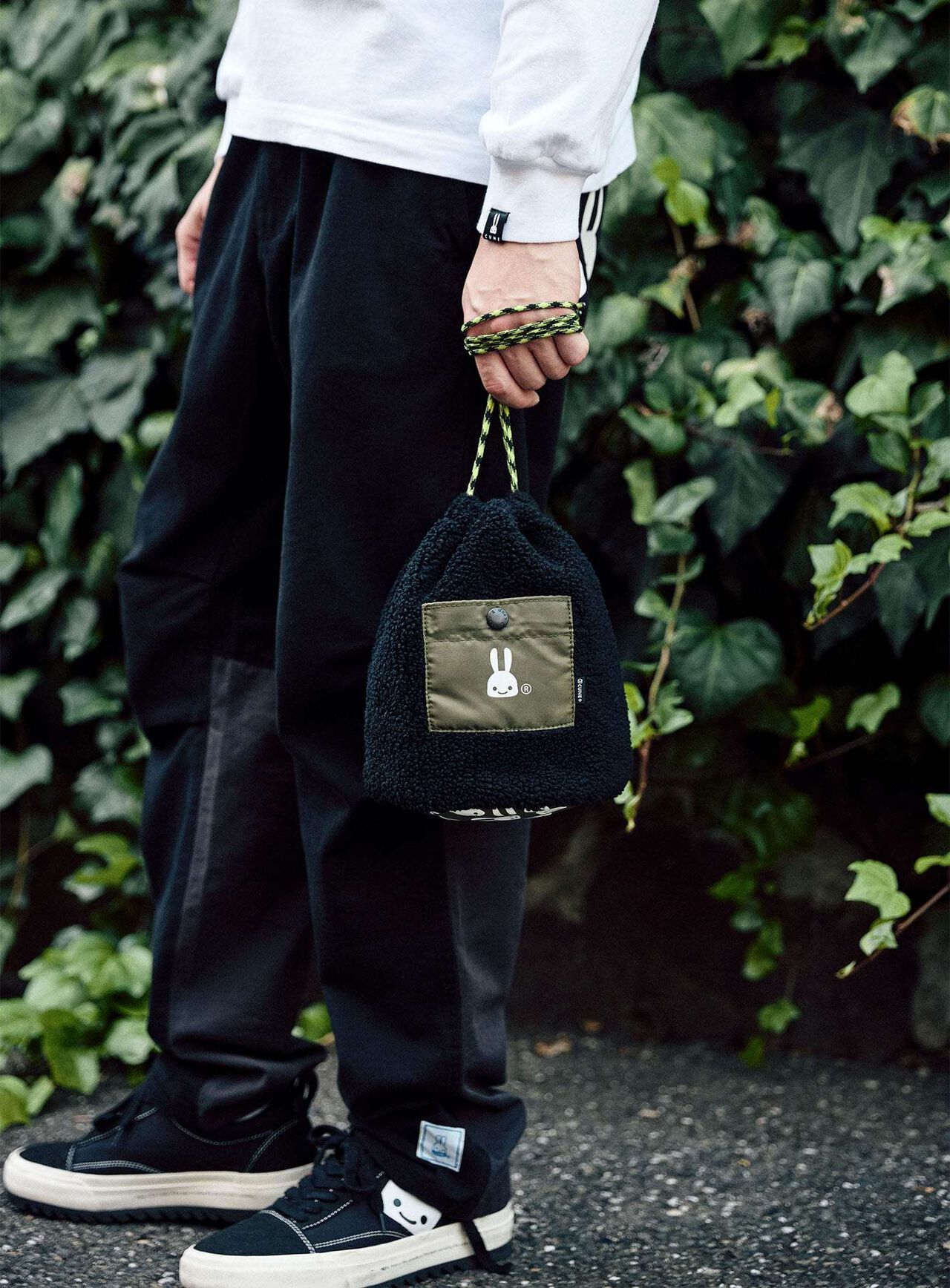 Fuzzy Drawstring Shoulder Bag,ONE, large image number 8