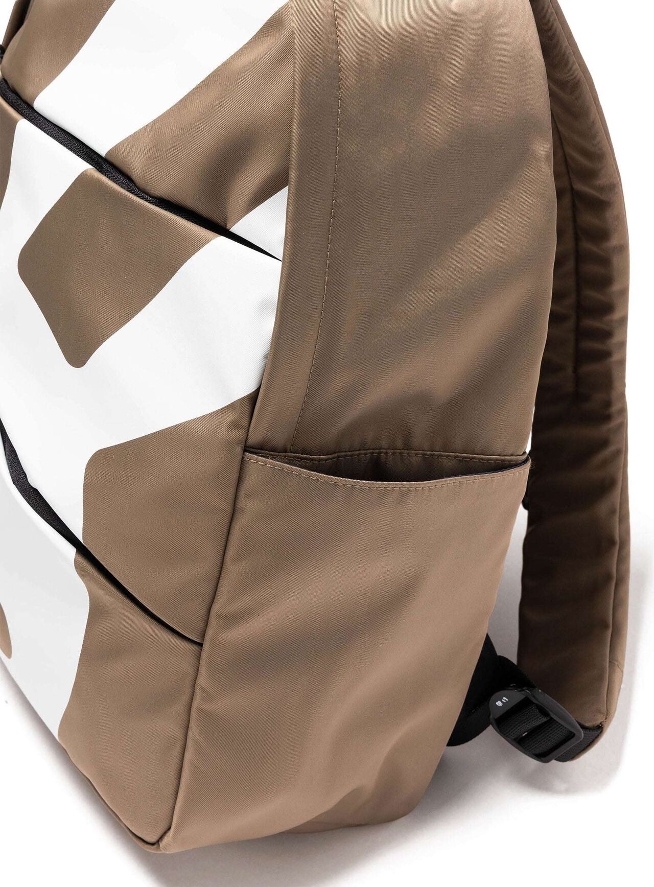 Slant Zip Backpack,BEIGE, large image number 2