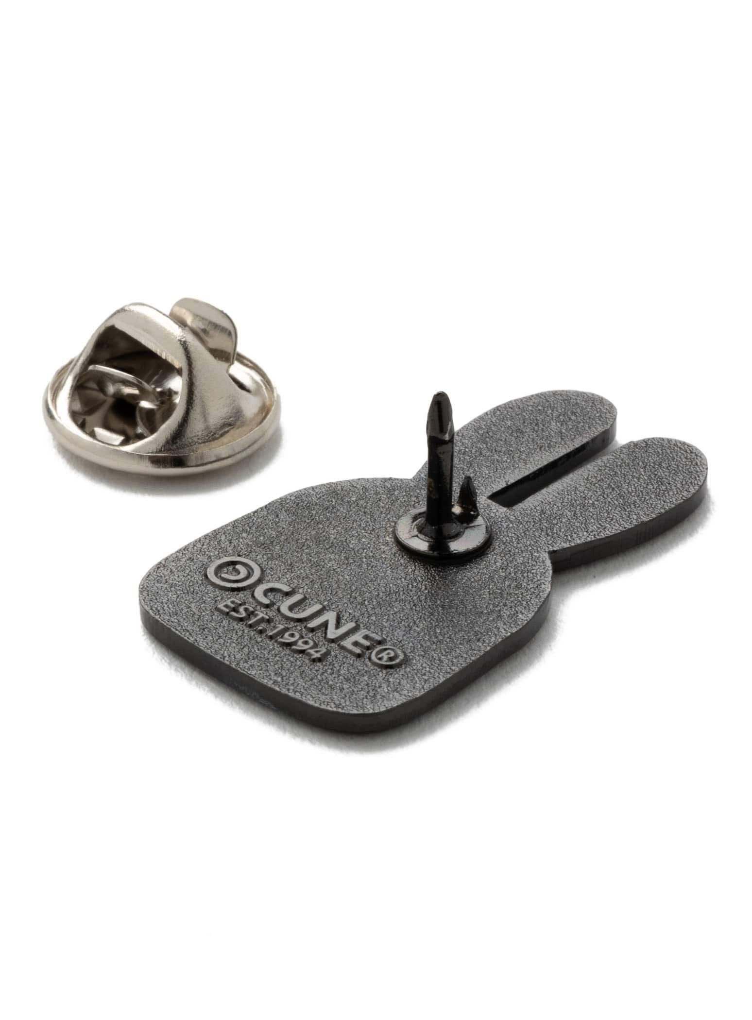 coussinet perfume pin クシネ　パフューム　ピン Pin badge CUNE rabbit H29mm
