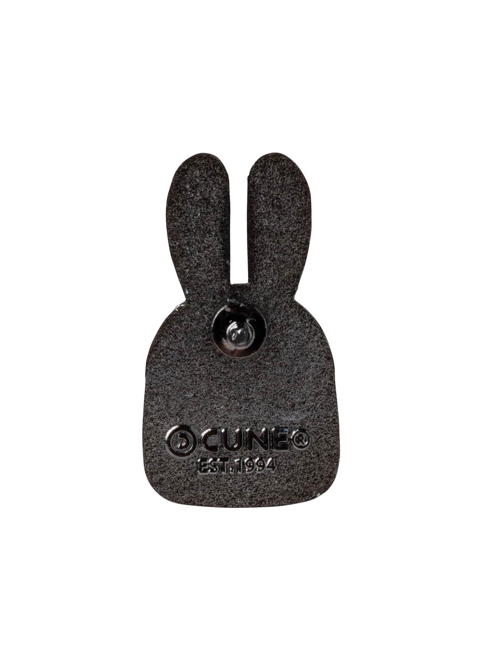 Pin badge CUNE rabbit H29mm